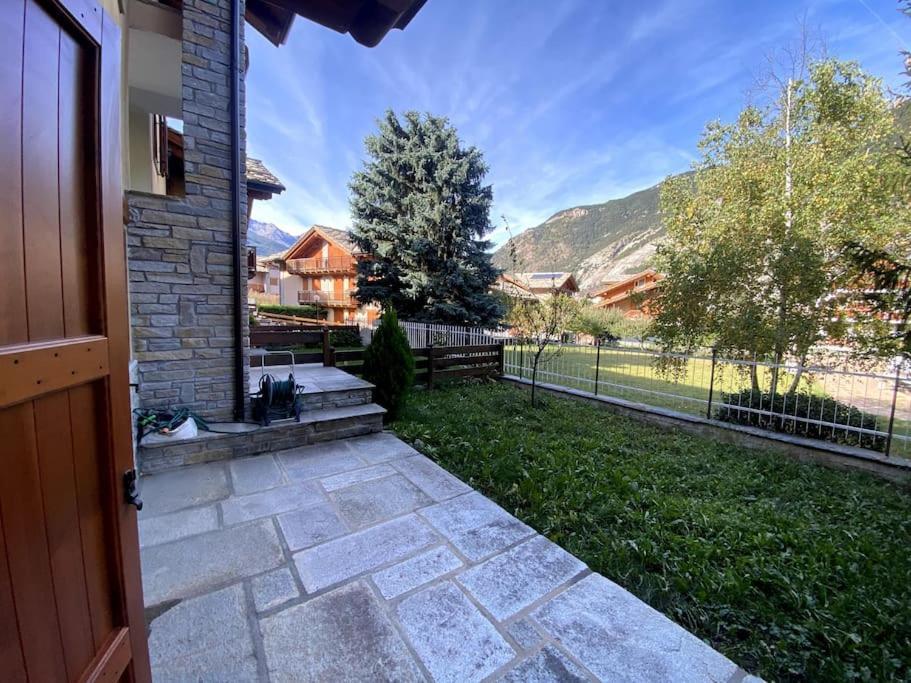 Incantevole Appartamento Con Giardino - Garage Privato E Free Wifi Oulx Eksteriør bilde
